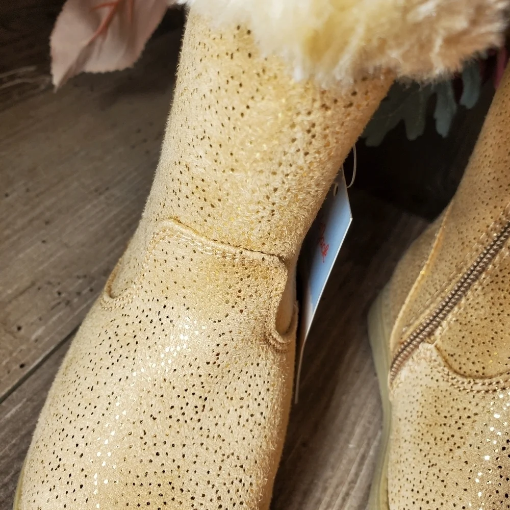 NWT Cat & Jack Girls Gold Tan Glitter Leah Faux Fur Boots Size 6
